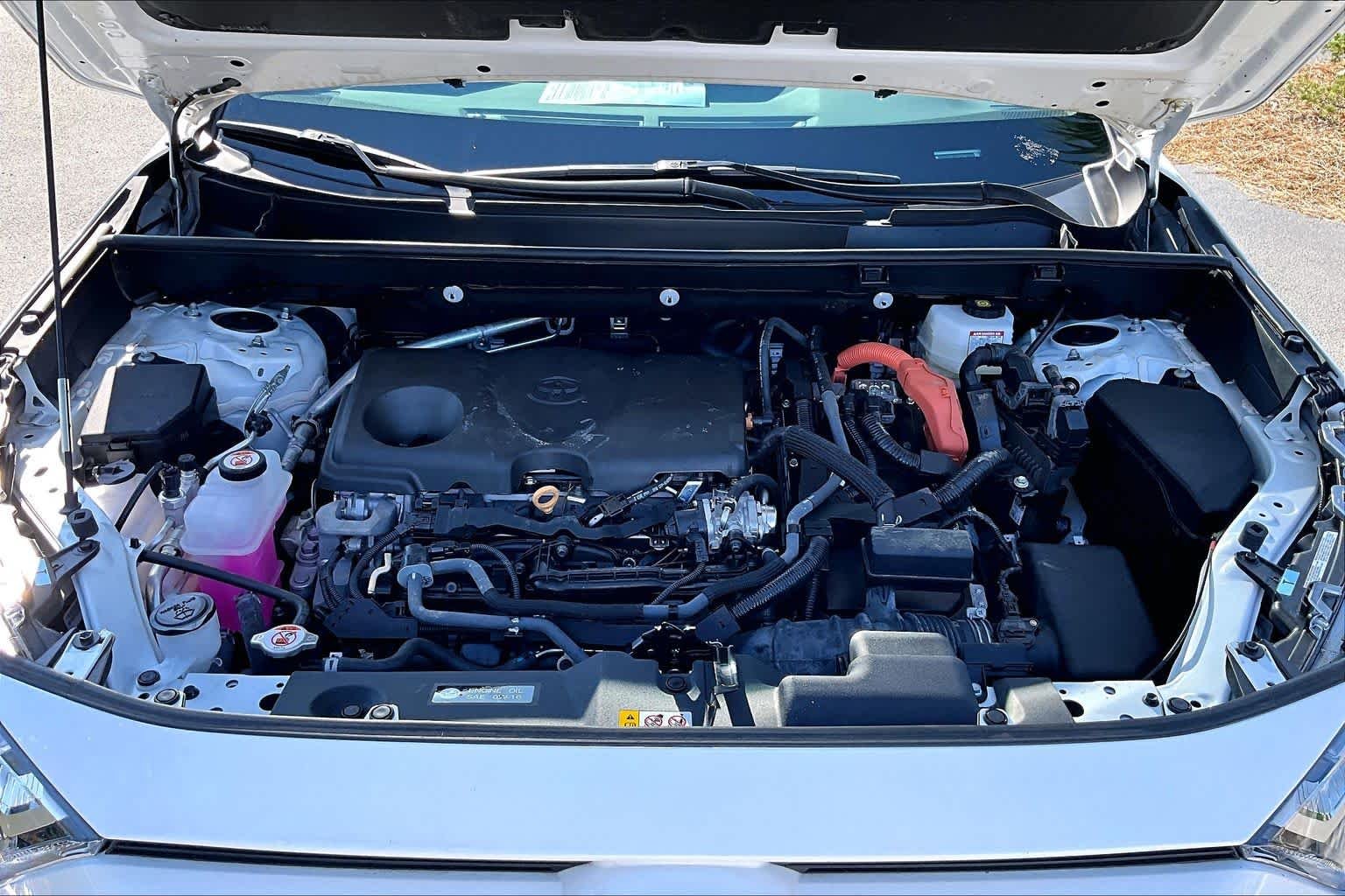 Used 2024 Ice Cap Toyota Hybrid LE image 31