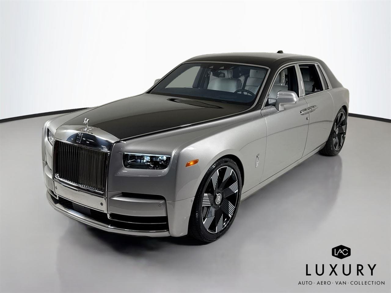 Used 2023  Rolls-Royce  image 4
