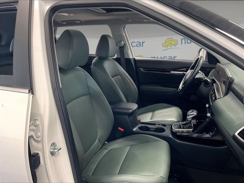 Used 2024 White Kia SX image 11