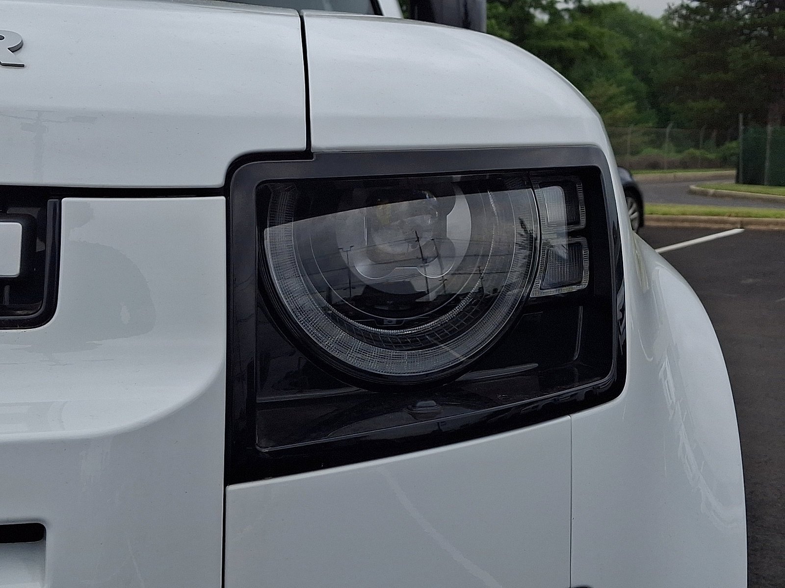 Used 2024 Fuji White - 1AA Land Rover SE image 10