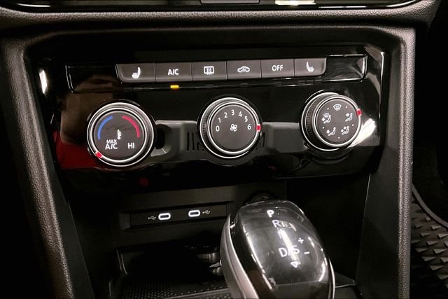 2023 Volkswagen Taos SE - Photo 37