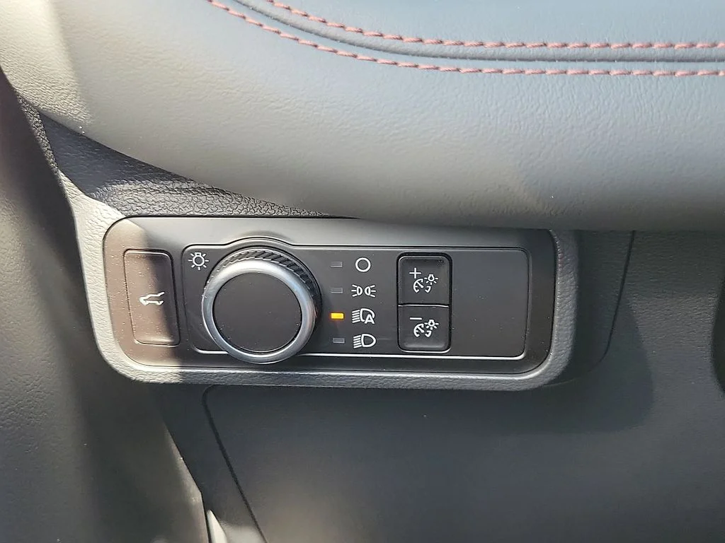 New 2026 Space White Metallic Ford Active image 15