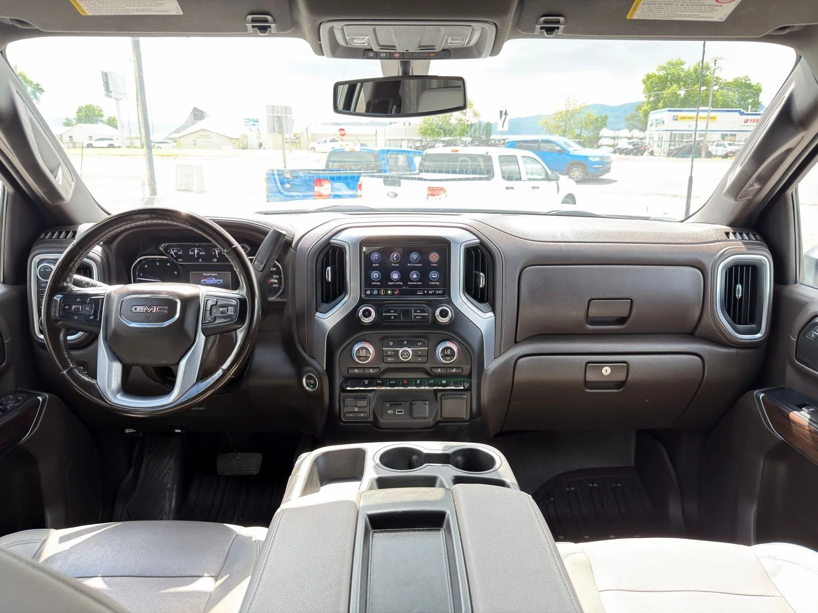 Used 2023 White GMC SLT image 34