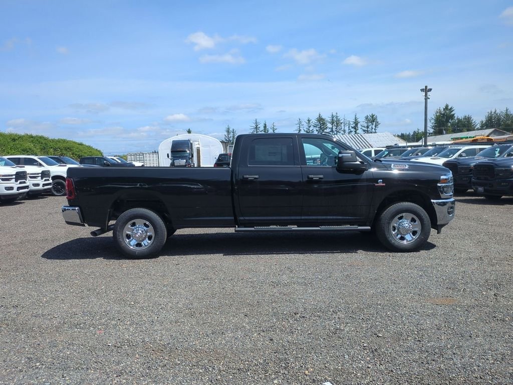 New 2026 Diamond Black Crystal Pearl-Coat Exterior Paint RAM Tradesman image 8