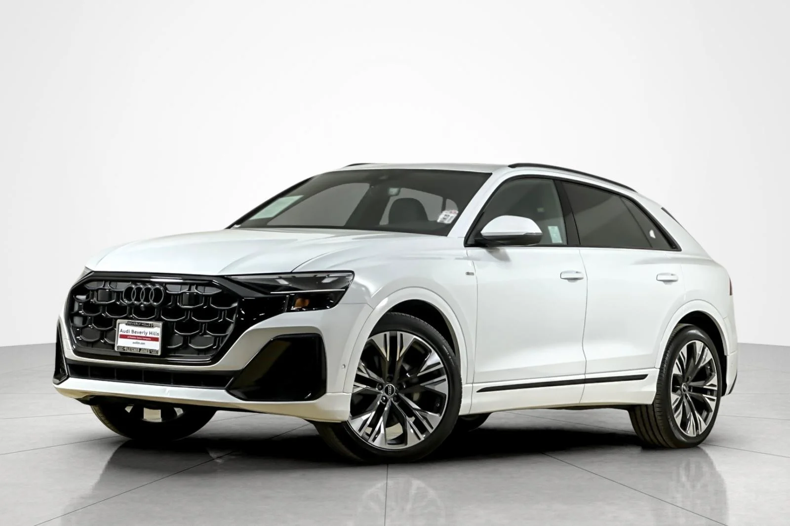 <span style='font-size: 28px; color:#111'>Luxury Loaner 2026 Q8 SUV</span>