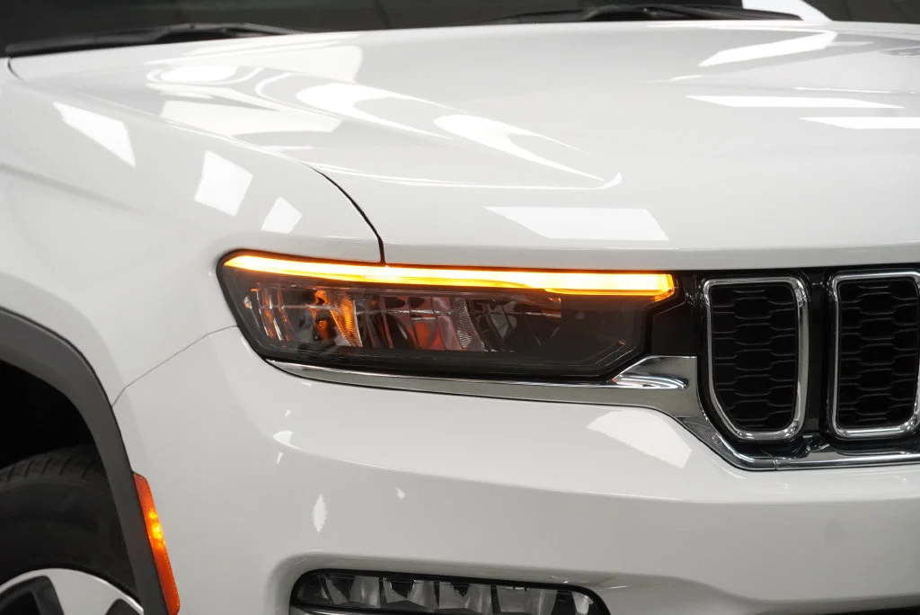 Used 2023 White Jeep 4xe image 10