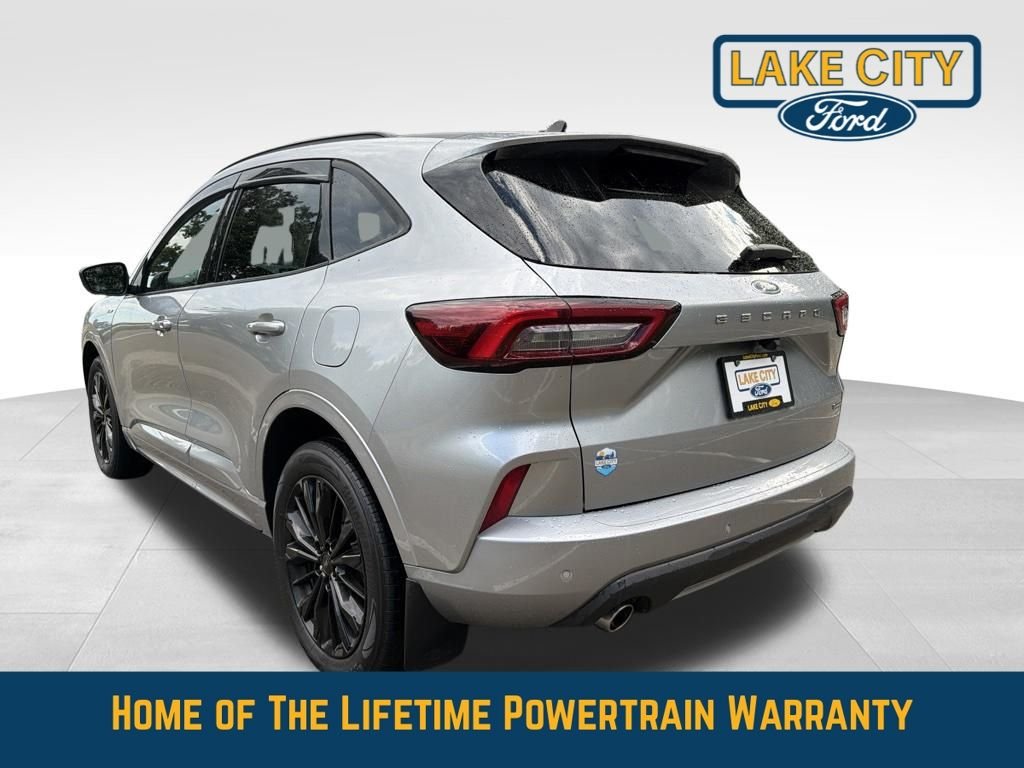 Used 2023 Iconic Silver Metallic Ford ST-Line Elite image 3