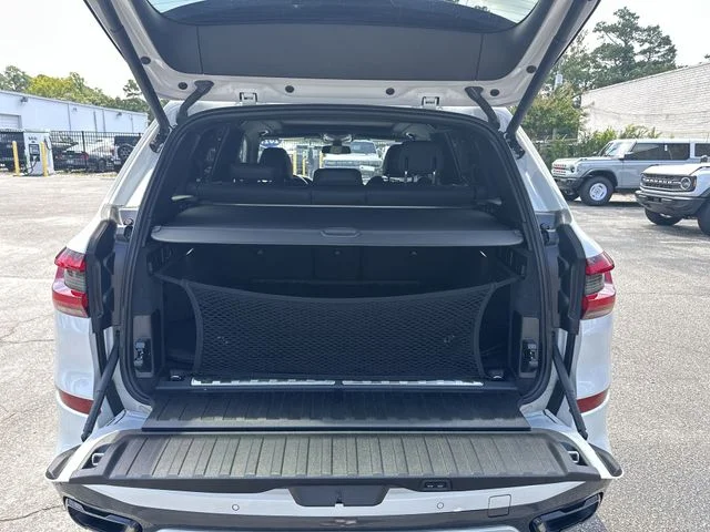 Used 2021 White BMW xDrive45e image 26