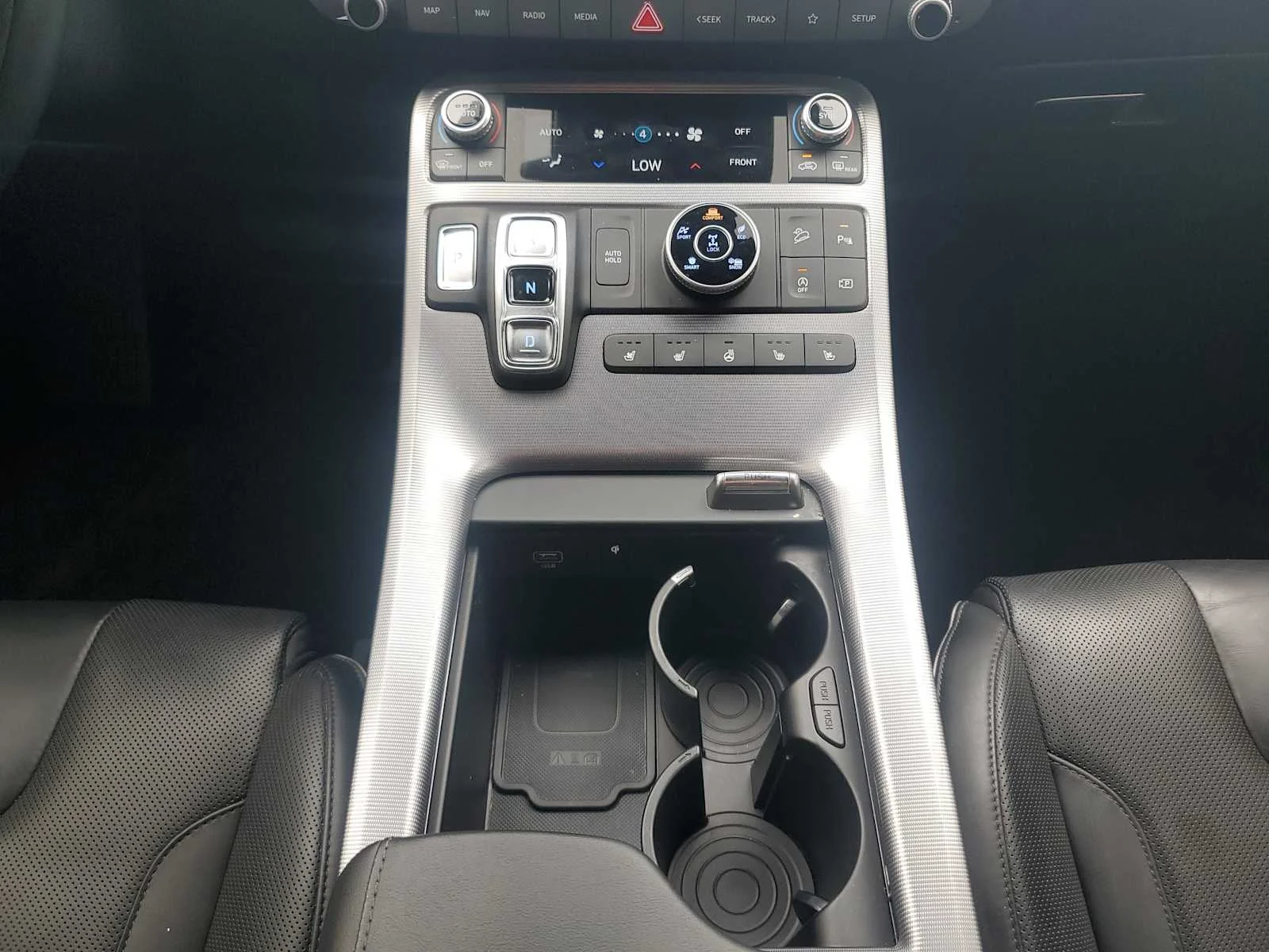 Used 2023 White Hyundai Calligraphy image 18