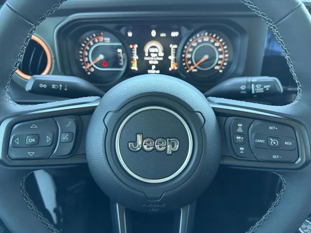 Used 2025 White Jeep Mojave image 31