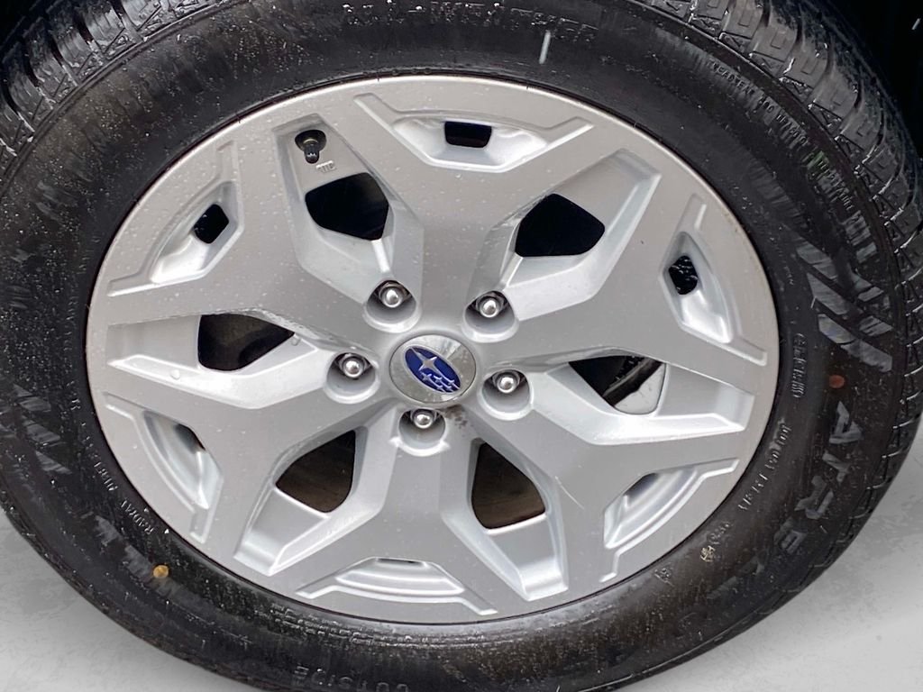 Used 2023 White Subaru Base image 25
