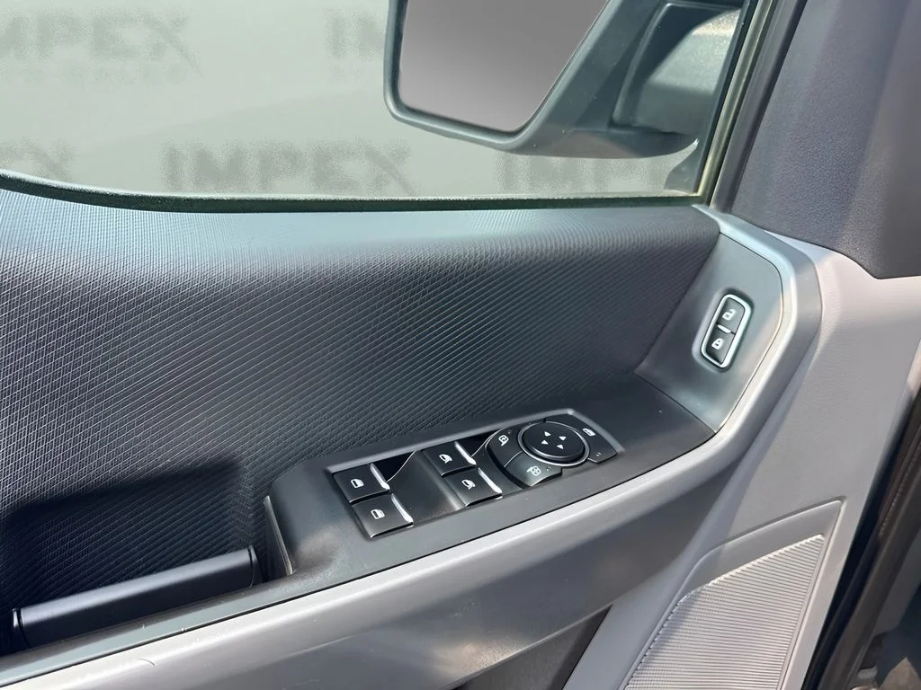 Used 2023 Silver Ford XLT image 17