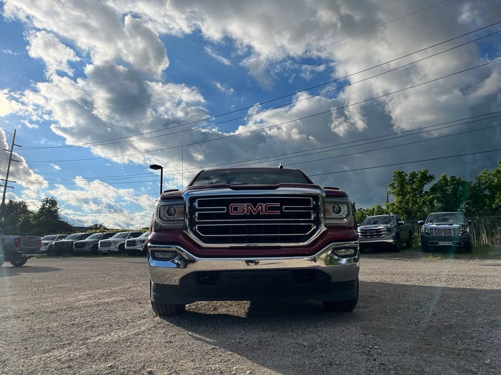 Used 2019 RED QUARTZ TINTCOAT GMC SLE image 4