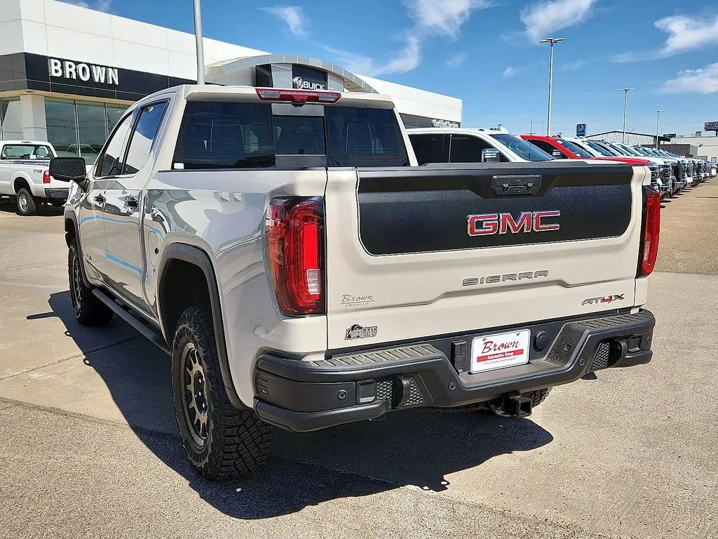 2026 GMC Sierra 1500 AT4X - Photo 8