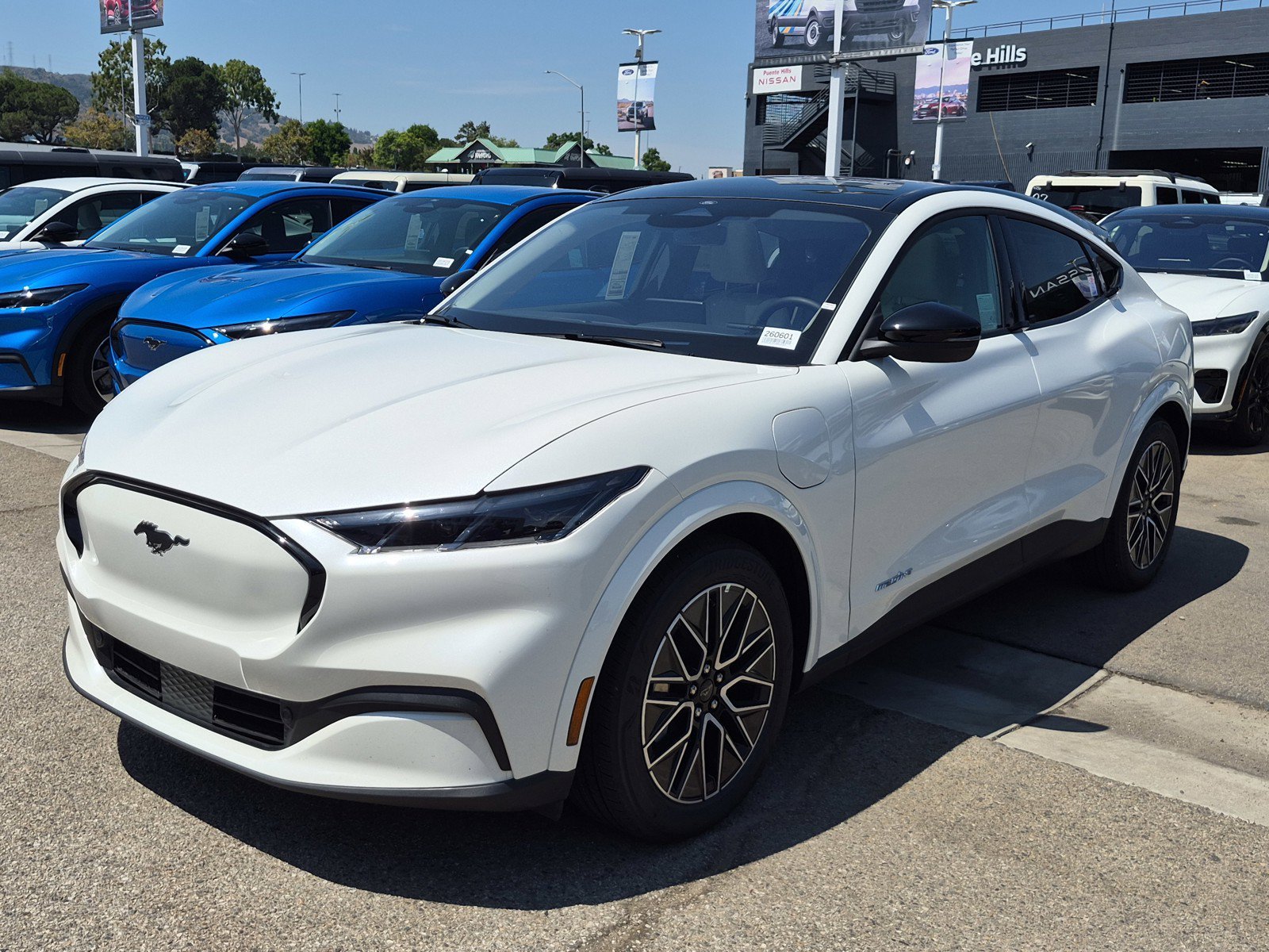New 2026 Star White Metallic Tri-coat Ford Premium image 3