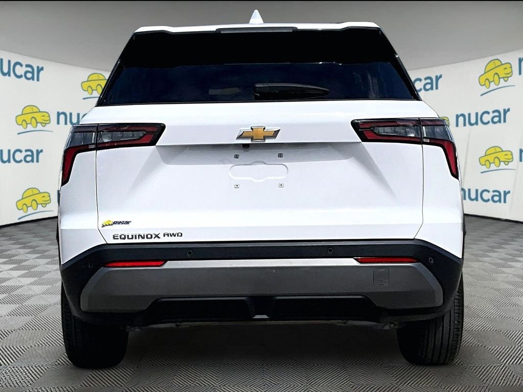 Used 2025 White Chevrolet LT image 5