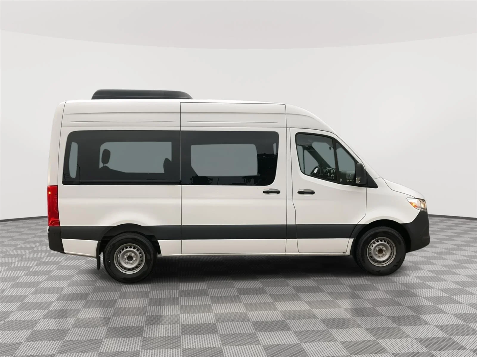 New 2024 Arctic White Mercedes-Benz  image 2