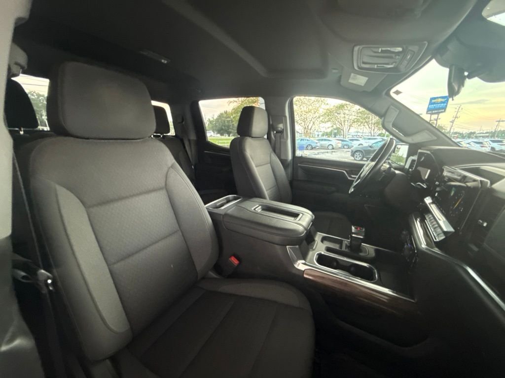 Used 2022 Black Chevrolet LT image 34