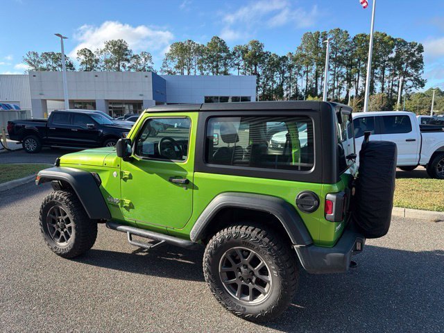 Used 2018 Green Jeep Sport image 9