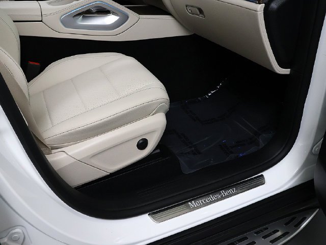 Certified Used 2026 Polar White Mercedes-Benz GLE 350 image 38