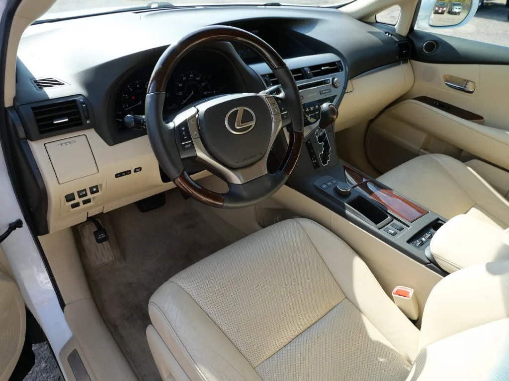 Used 2013  Lexus 350 image 3
