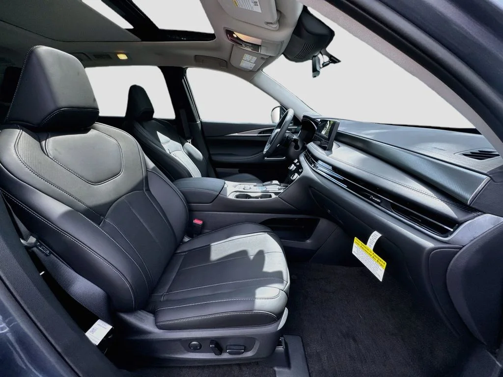New 2027 Blue INFINITI LUXE image 31