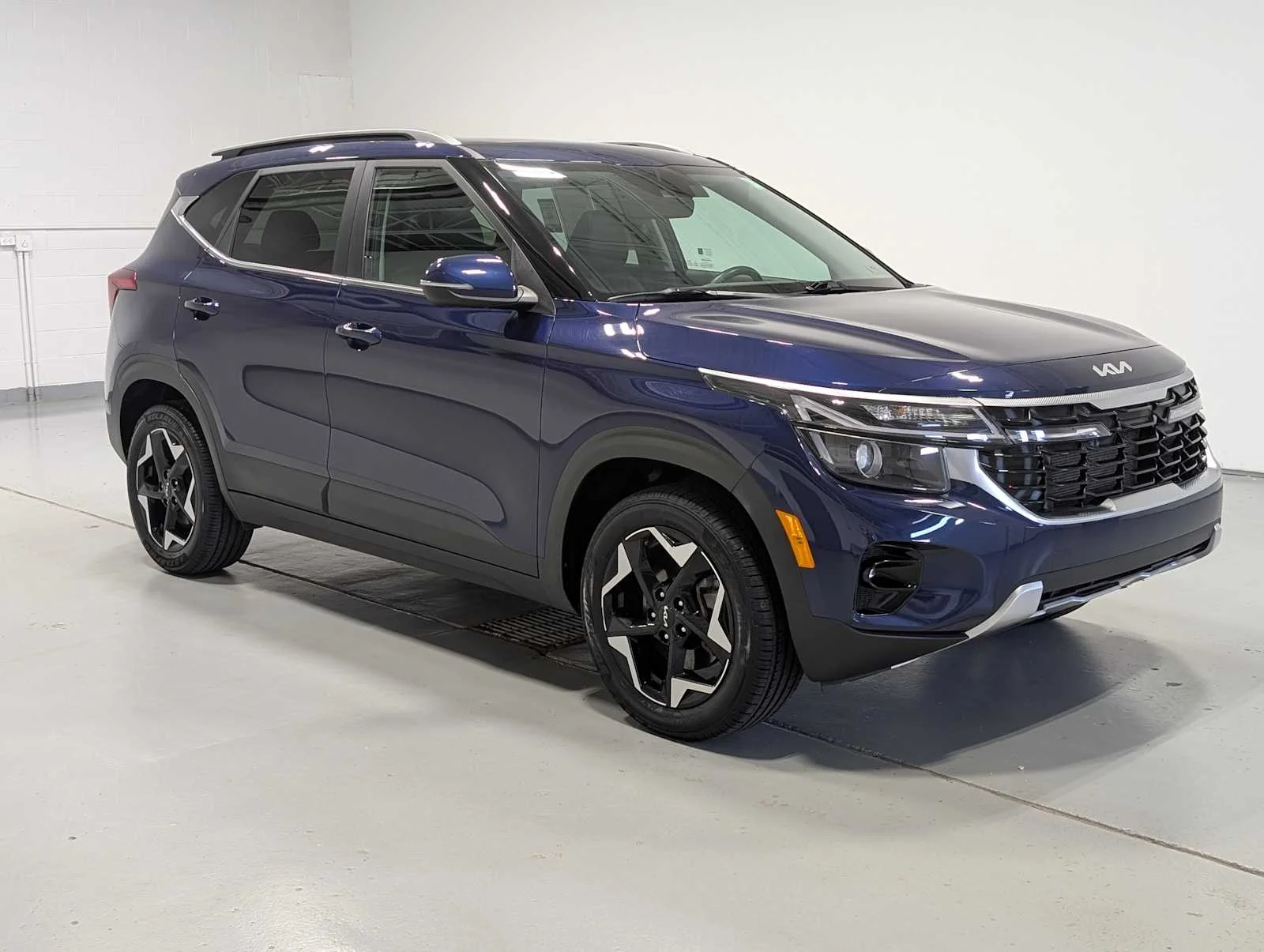 Used 2024 Dark Ocean Blue Kia EX image 6