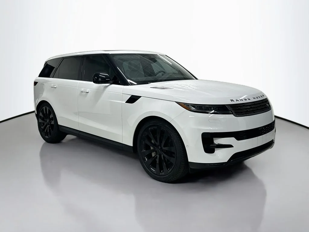 Used 2024 Fuji White Land Rover SE image 7
