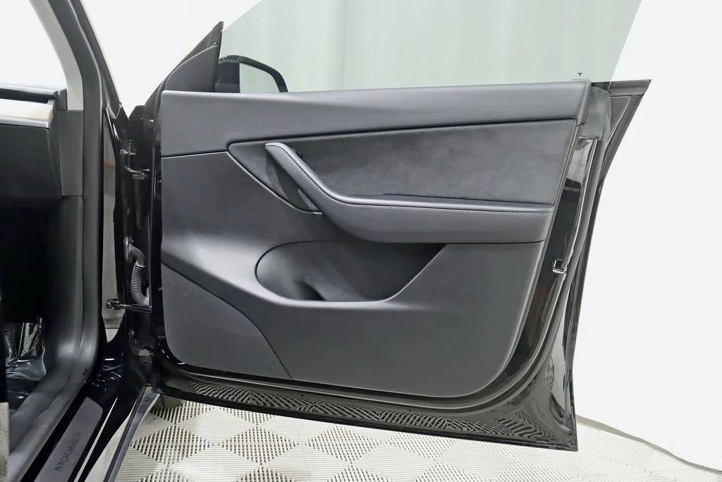Used 2022 Black Tesla Long Range image 33