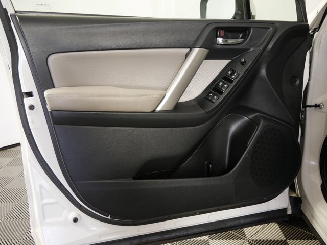 Used 2015 Satin White Pearl Subaru Limited image 8