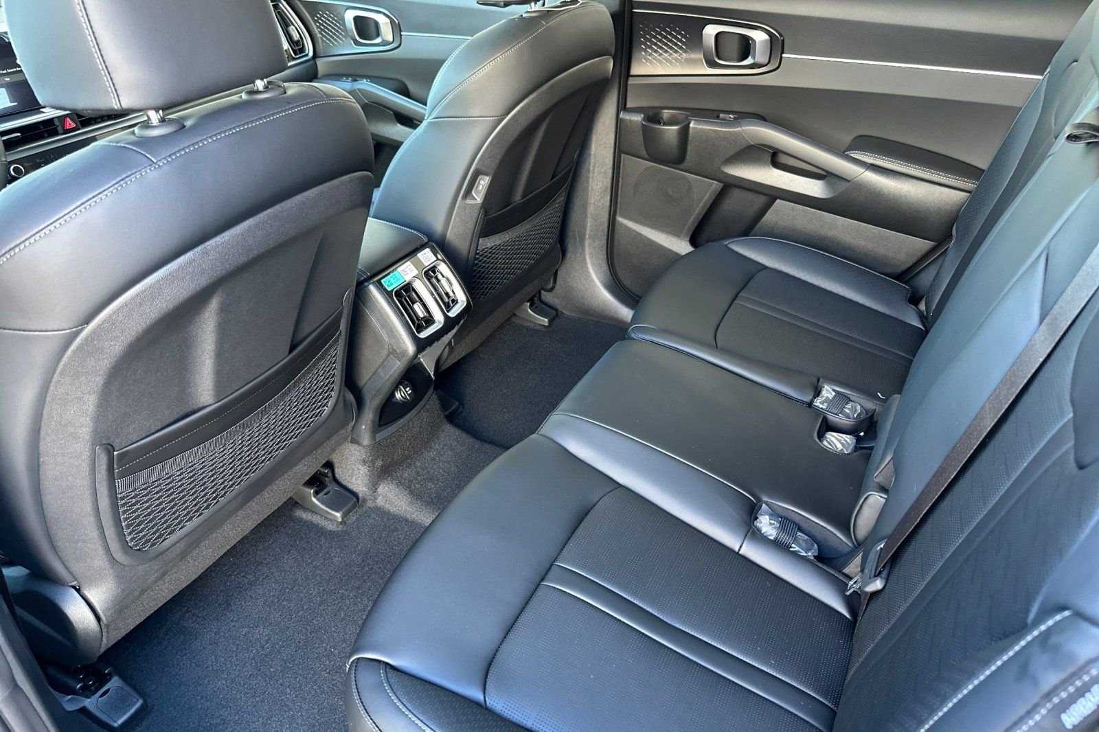 2026 Kia Sorento EX Hybrid - Photo 12