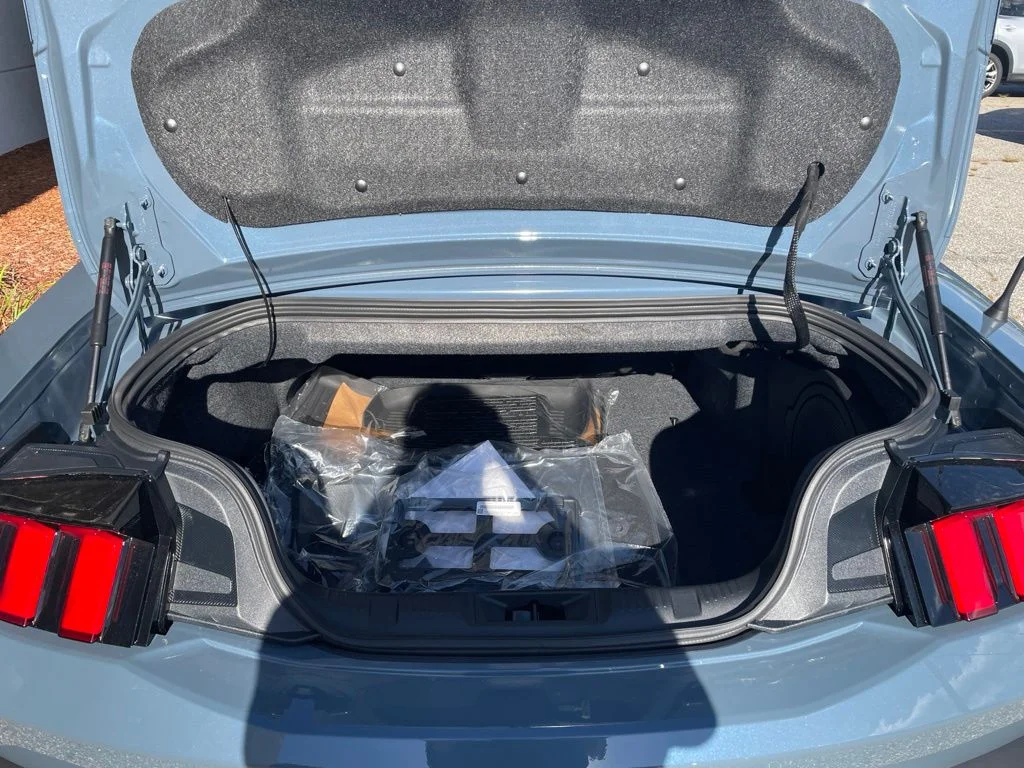New 2026 VAPOR BLUE Ford GT Premium image 9
