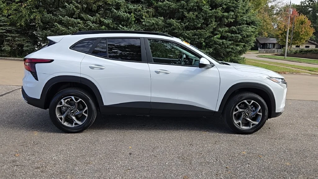 2026 Chevrolet Trax LT - Photo 36