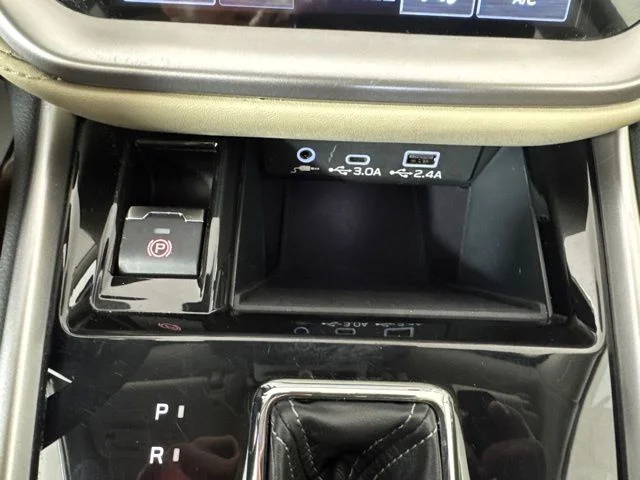 Used 2024 Green Metallic Subaru Premium image 16