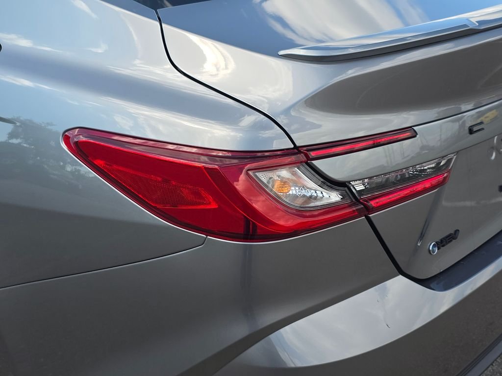 Used 2025  Toyota SE image 15