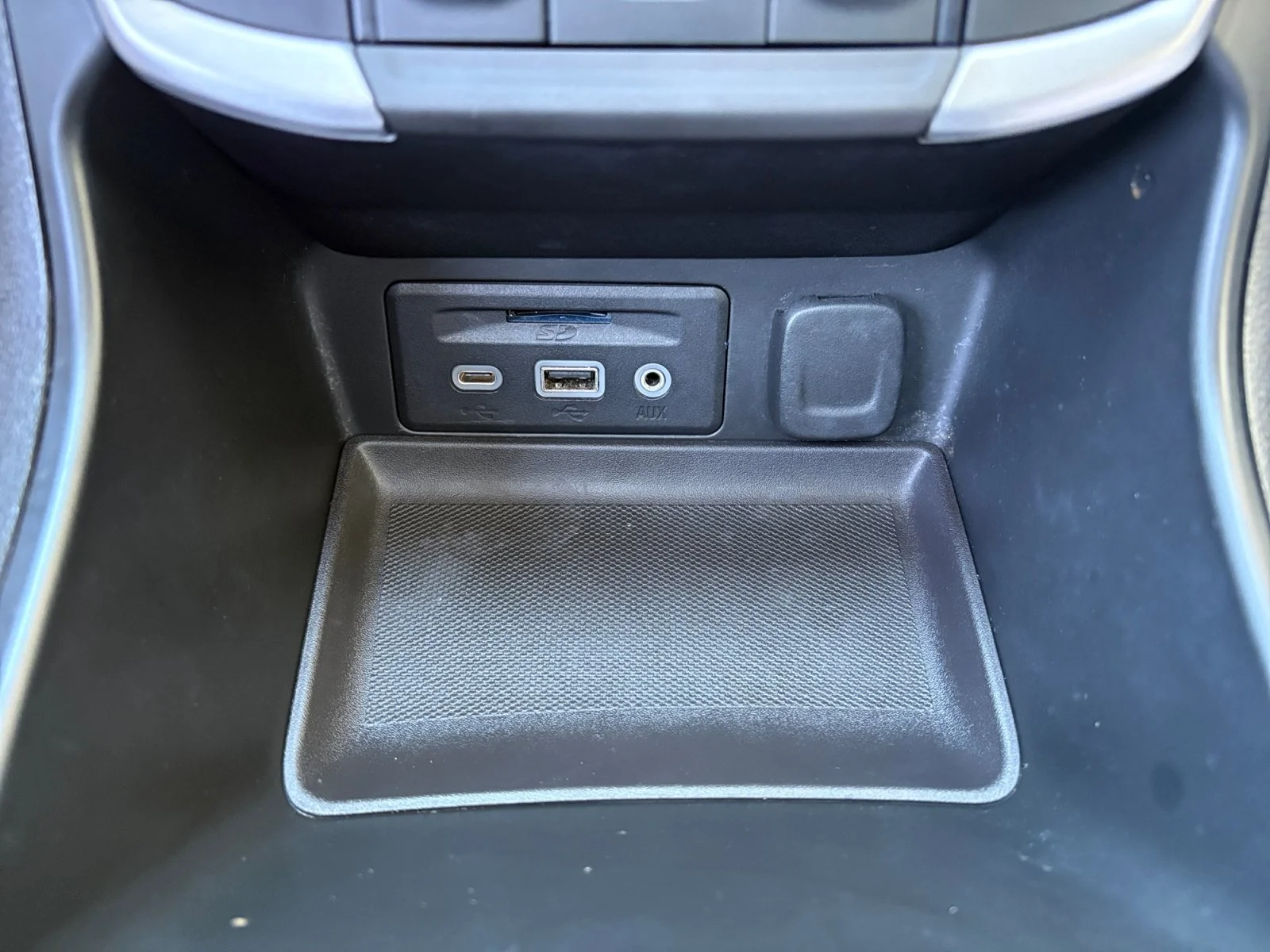 Used 2024 Summit White GMC SLT image 19