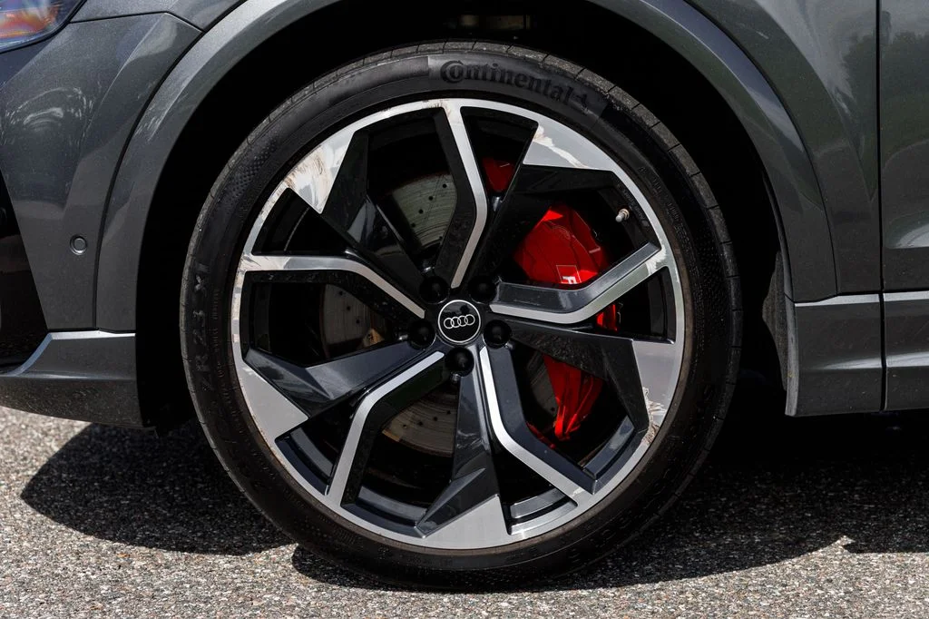 Used 2023  Audi 4.0T image 17