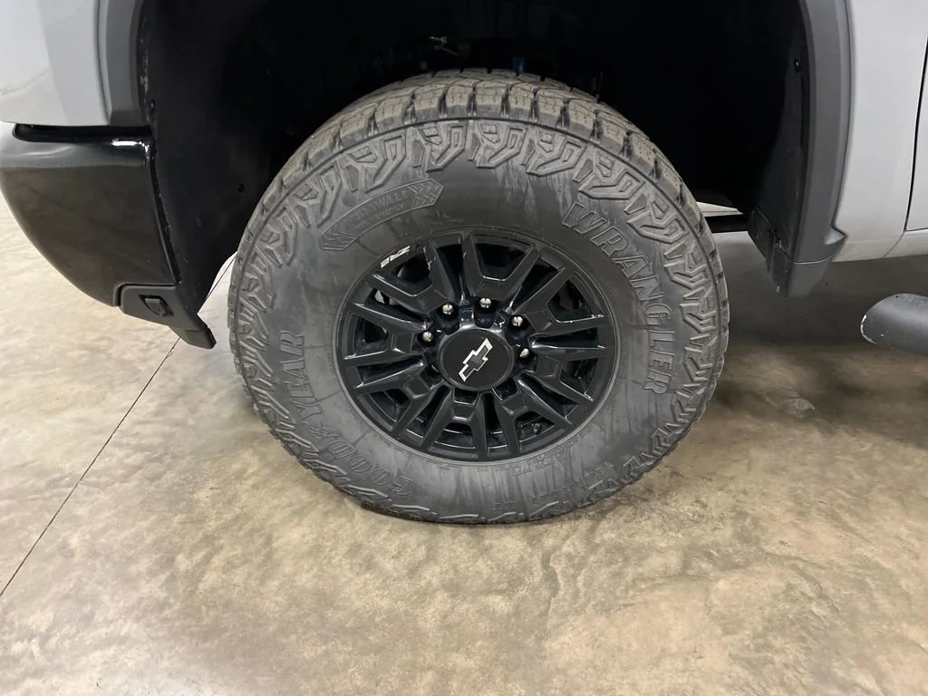 2024 Chevrolet Silverado 2500HD ZR2 - Photo 10