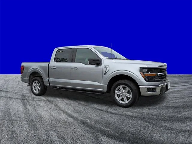 New 2026 Iconic Silver Metallic Ford XLT image 2