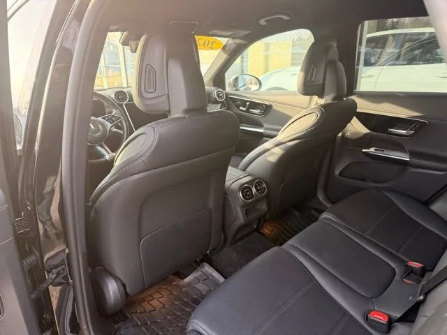 Used 2023 Black Mercedes-Benz GLC 300 image 8