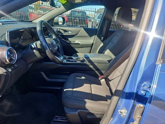Used 2025 Lakeshore Blue Metallic Chevrolet LT image 10