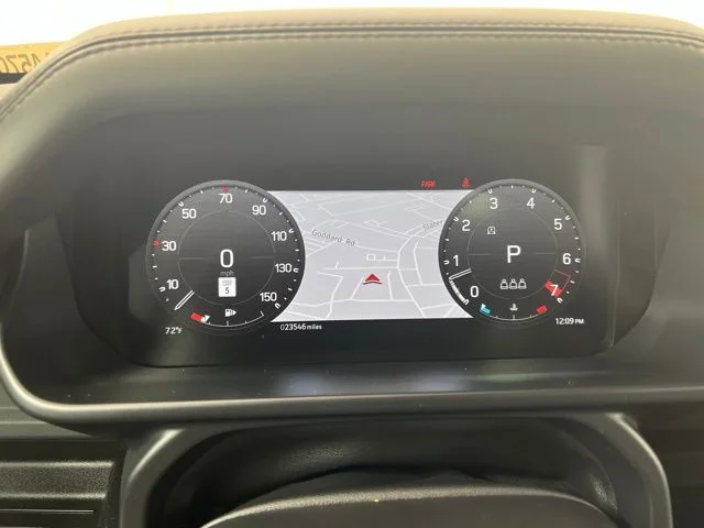Used 2023 Blue Land Rover X-Dynamic SE image 15