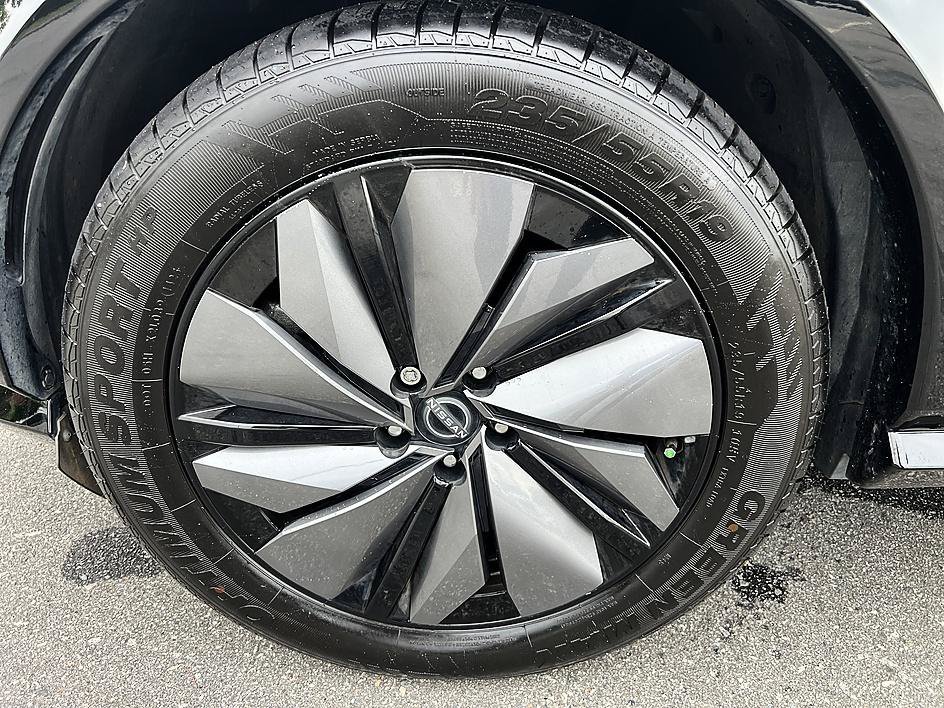 Used 2024 Black Diamond Pearl Nissan EVOLVE+ image 9