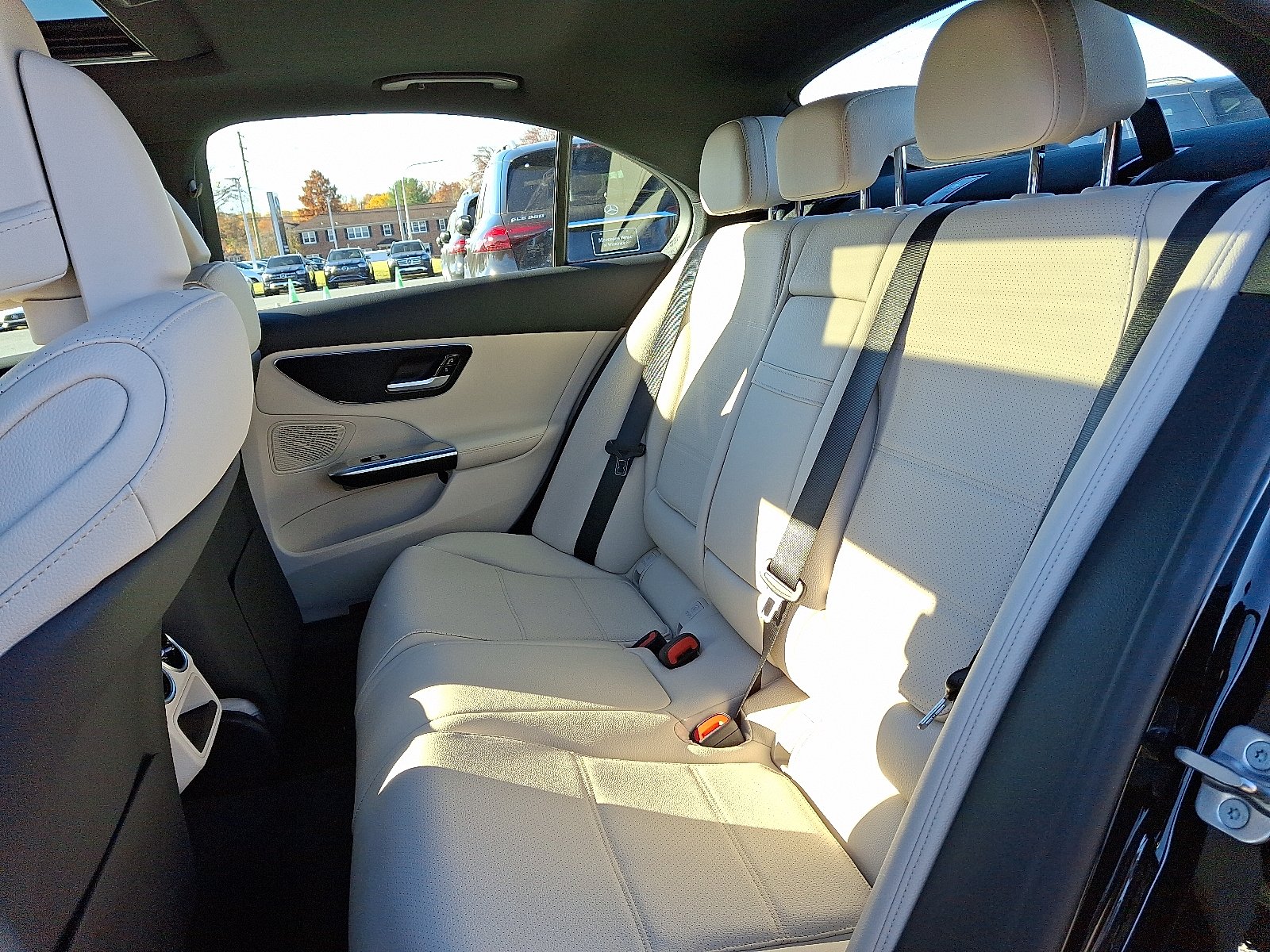 2025 Mercedes-Benz C-Class Sedan C 300 - Photo 10