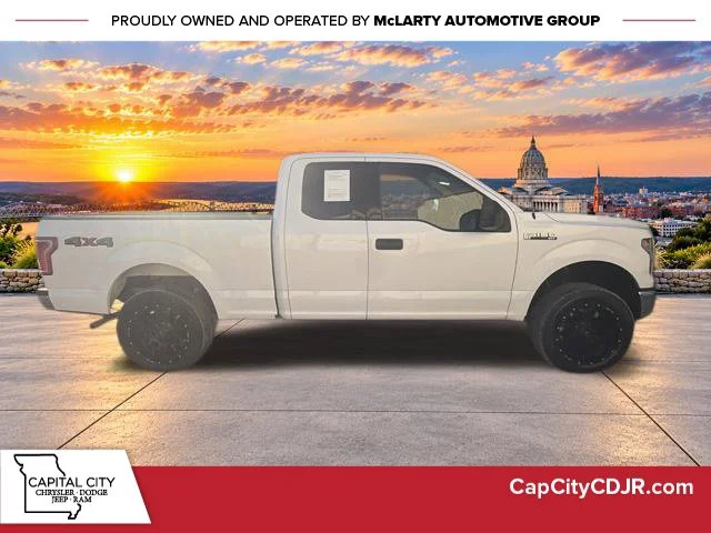 Used 2017 White Ford XLT image 2