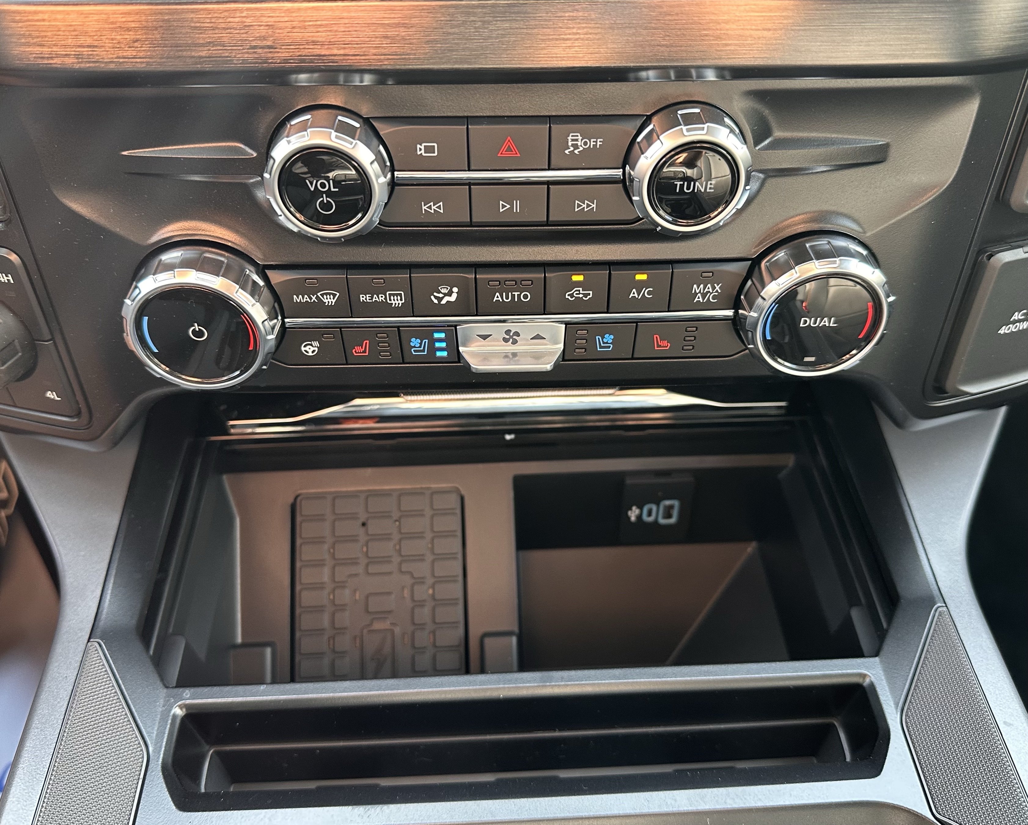 New 2026 Oxford White Ford F-250® Lariat® image 28