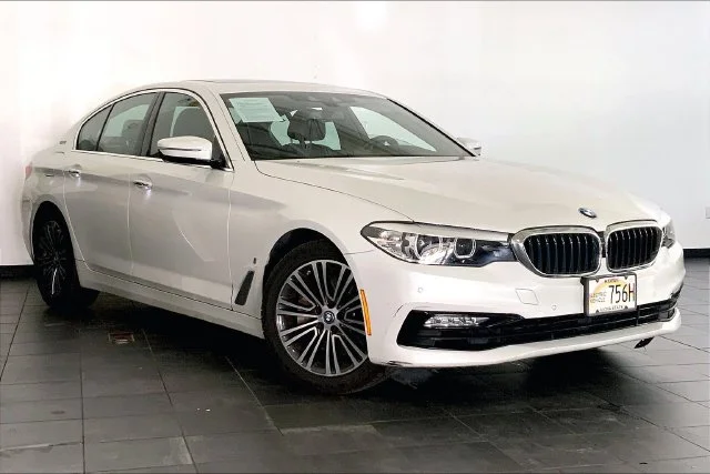 Used 2018 Mineral White Metallic BMW 530e iPerformance image 2
