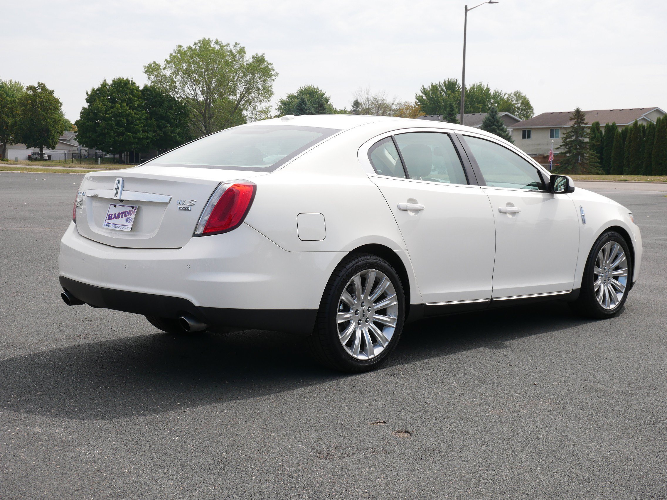 Used 2009 White Lincoln  image 4