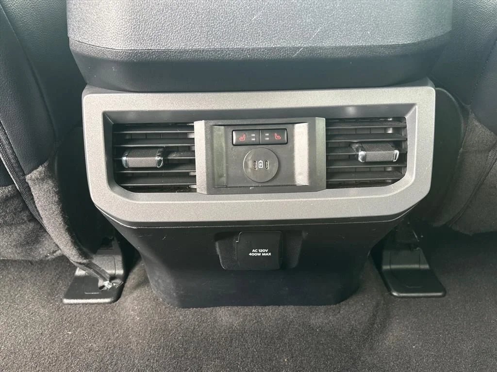 Used 2025 White Ford Lariat image 20