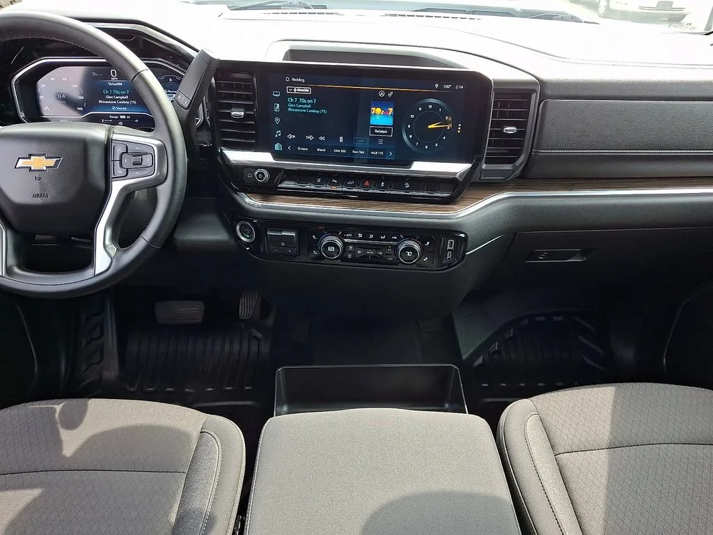 Used 2024 Summit White Chevrolet LT image 16